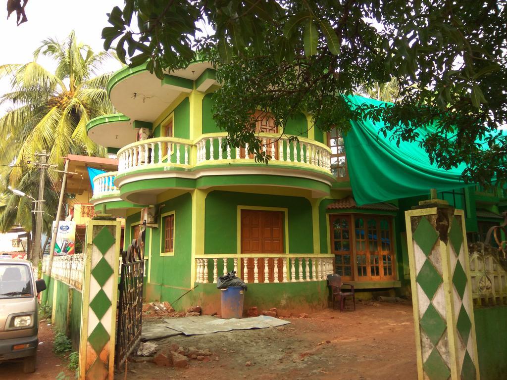 J.S Holiday Guest House Calangute Esterno foto