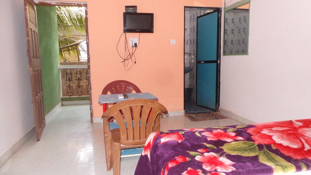 J.S Holiday Guest House Calangute Esterno foto
