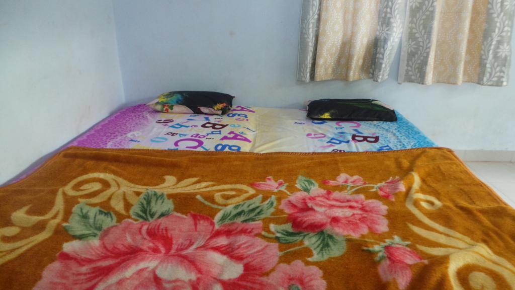 J.S Holiday Guest House Calangute Esterno foto