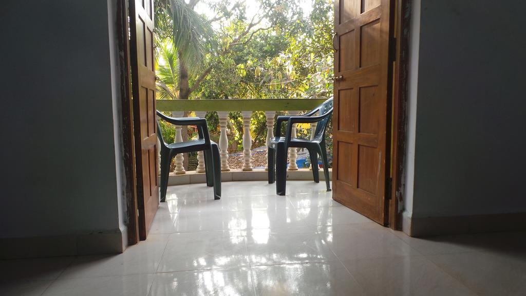 J.S Holiday Guest House Calangute Esterno foto