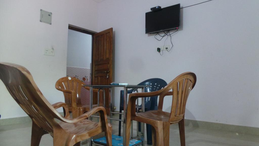 J.S Holiday Guest House Calangute Esterno foto