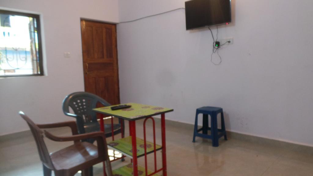 J.S Holiday Guest House Calangute Esterno foto
