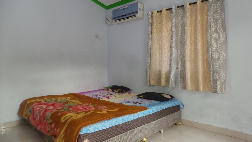 J.S Holiday Guest House Calangute Esterno foto